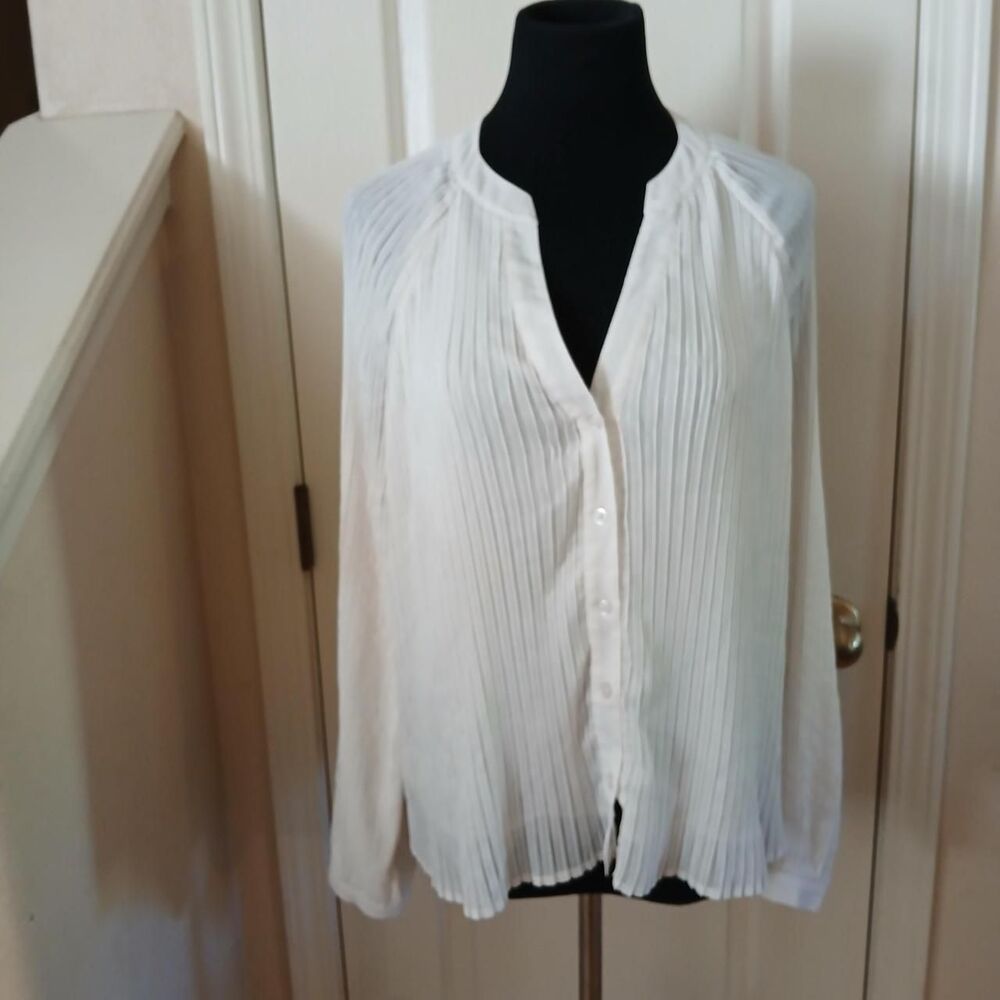 Anthropologie Cloth & Stone Cream Pleated Button-Down Blouse M Old Money Luxury
